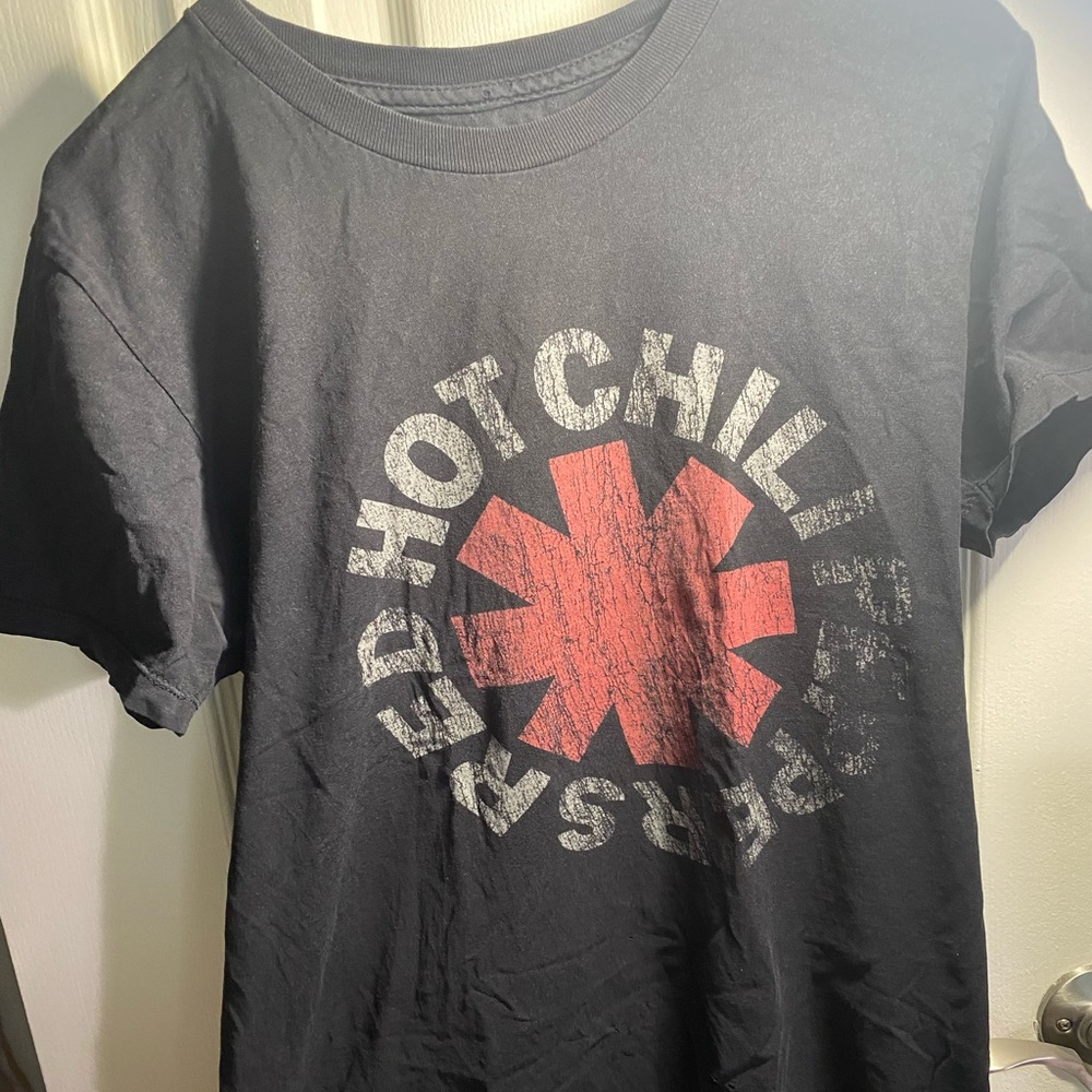 Faded RHCP tee that fits tight and cozy